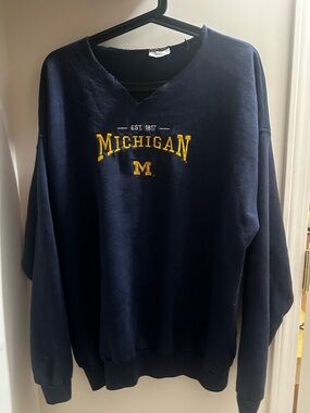 Vintage Oversized University of Michigan Wolverines Sweatshirt